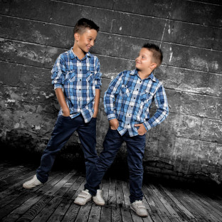 Kinderfoto zwei Jungs / Aufnahmeort: Fotostudio