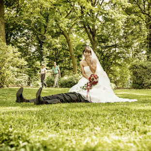 Provokantes Hochzeitsfoto aus Hamburg / Chris Reiner